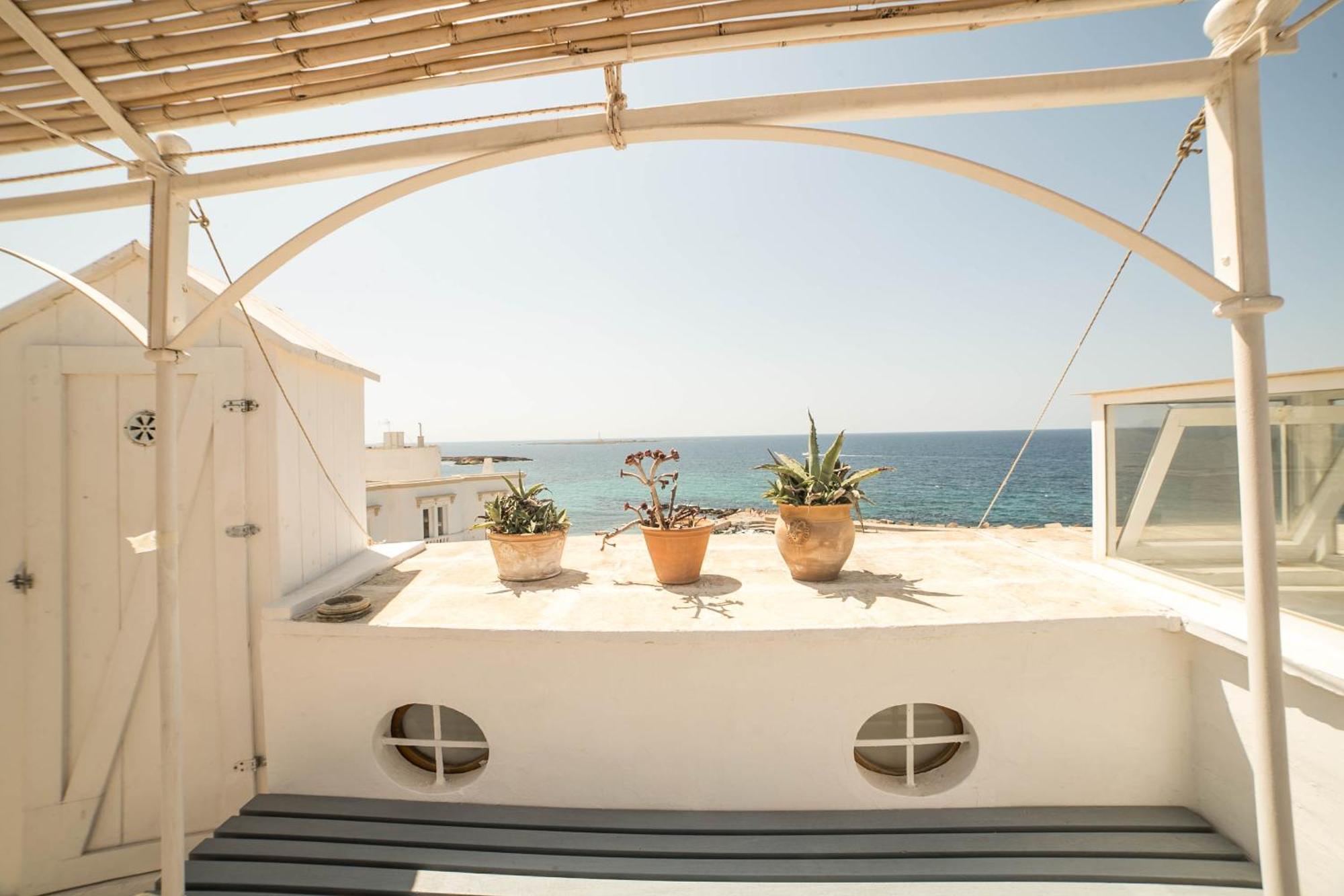 Вилла 4 Balconi House-San Gregorio Palazzo Unico Vista Mare Галлиполи Экстерьер фото
