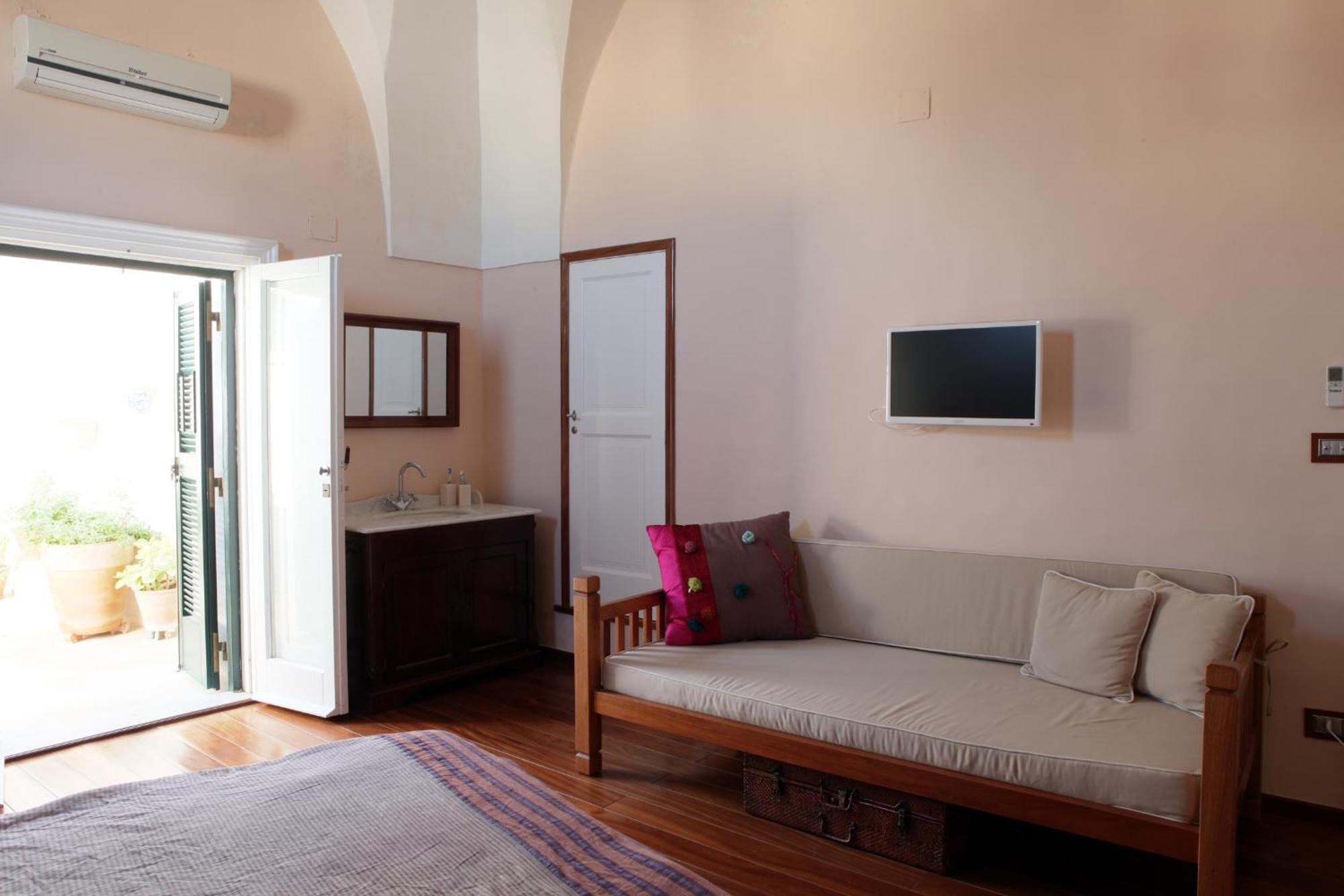 Вилла 4 Balconi House-San Gregorio Palazzo Unico Vista Mare Галлиполи Экстерьер фото