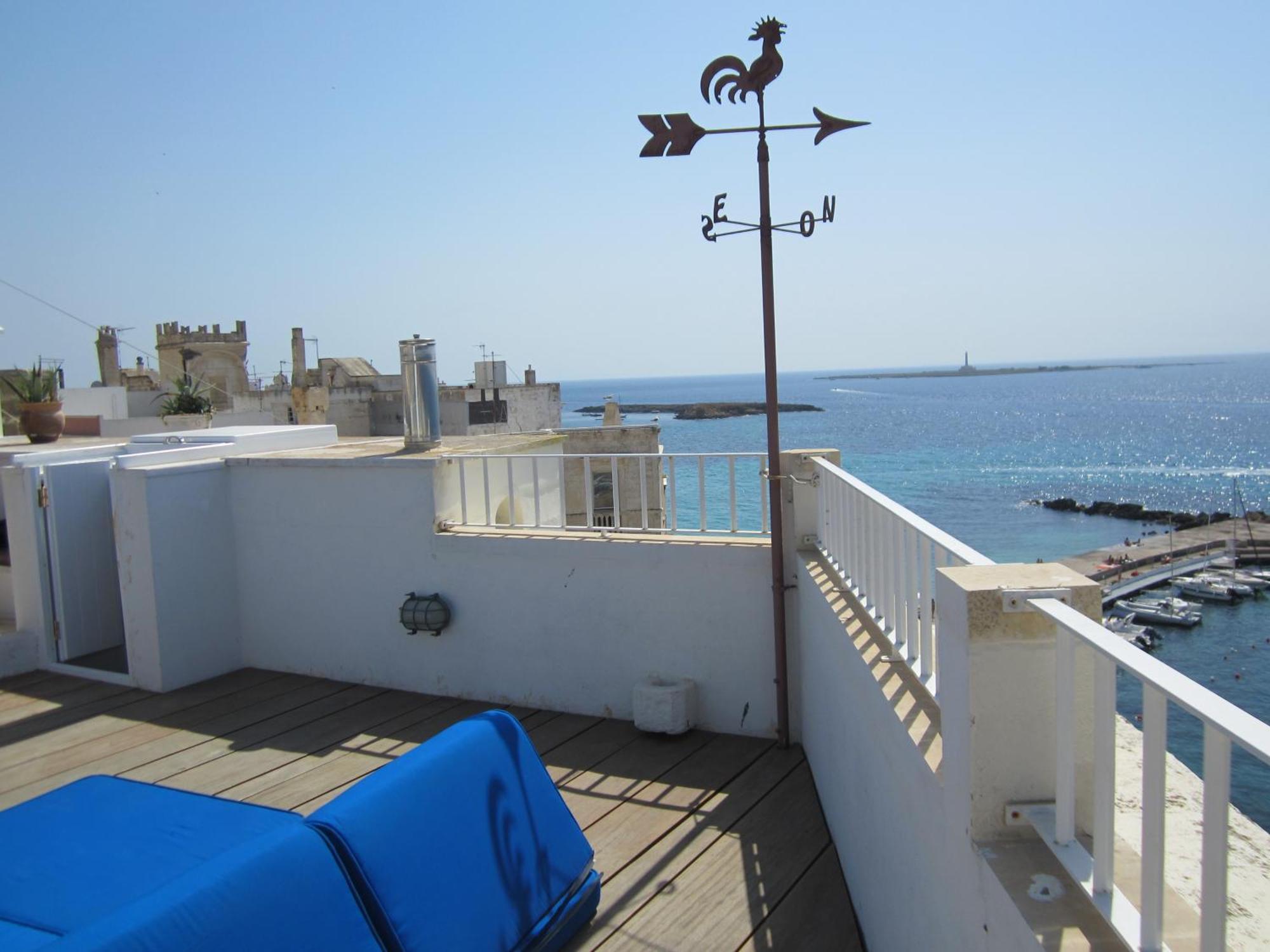 Вилла 4 Balconi House-San Gregorio Palazzo Unico Vista Mare Галлиполи Экстерьер фото